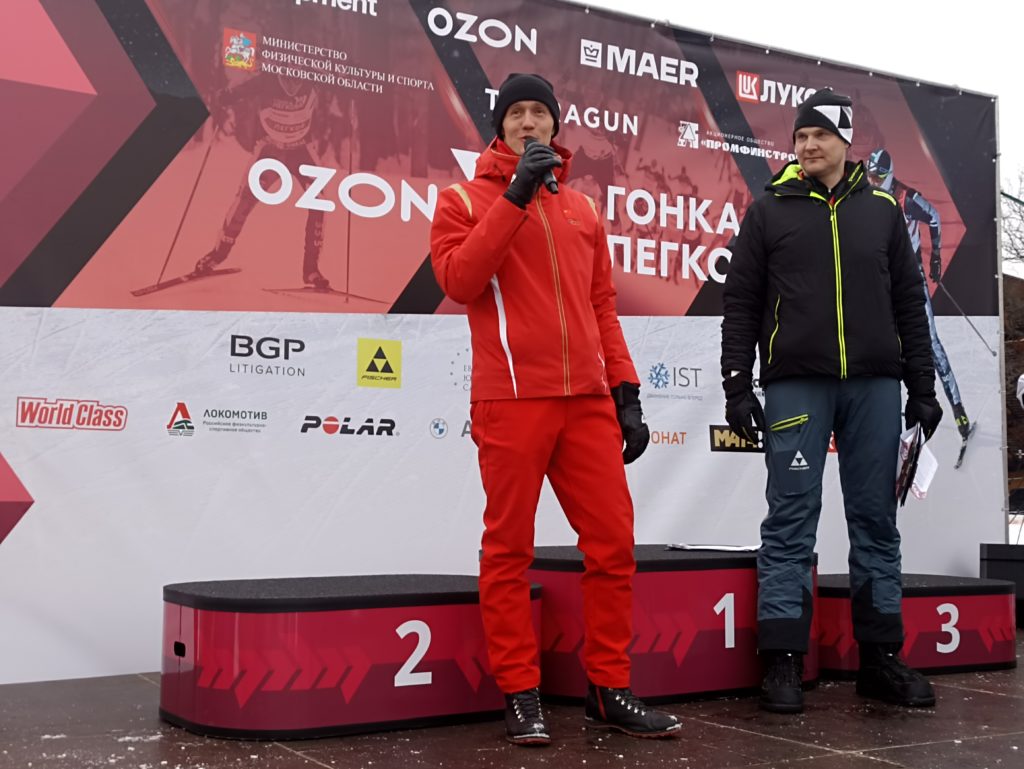 Никита Крюков  желает спортсменам удачной гонки